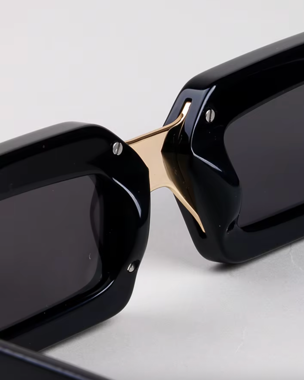Black Linear Polarised Sunglasses
