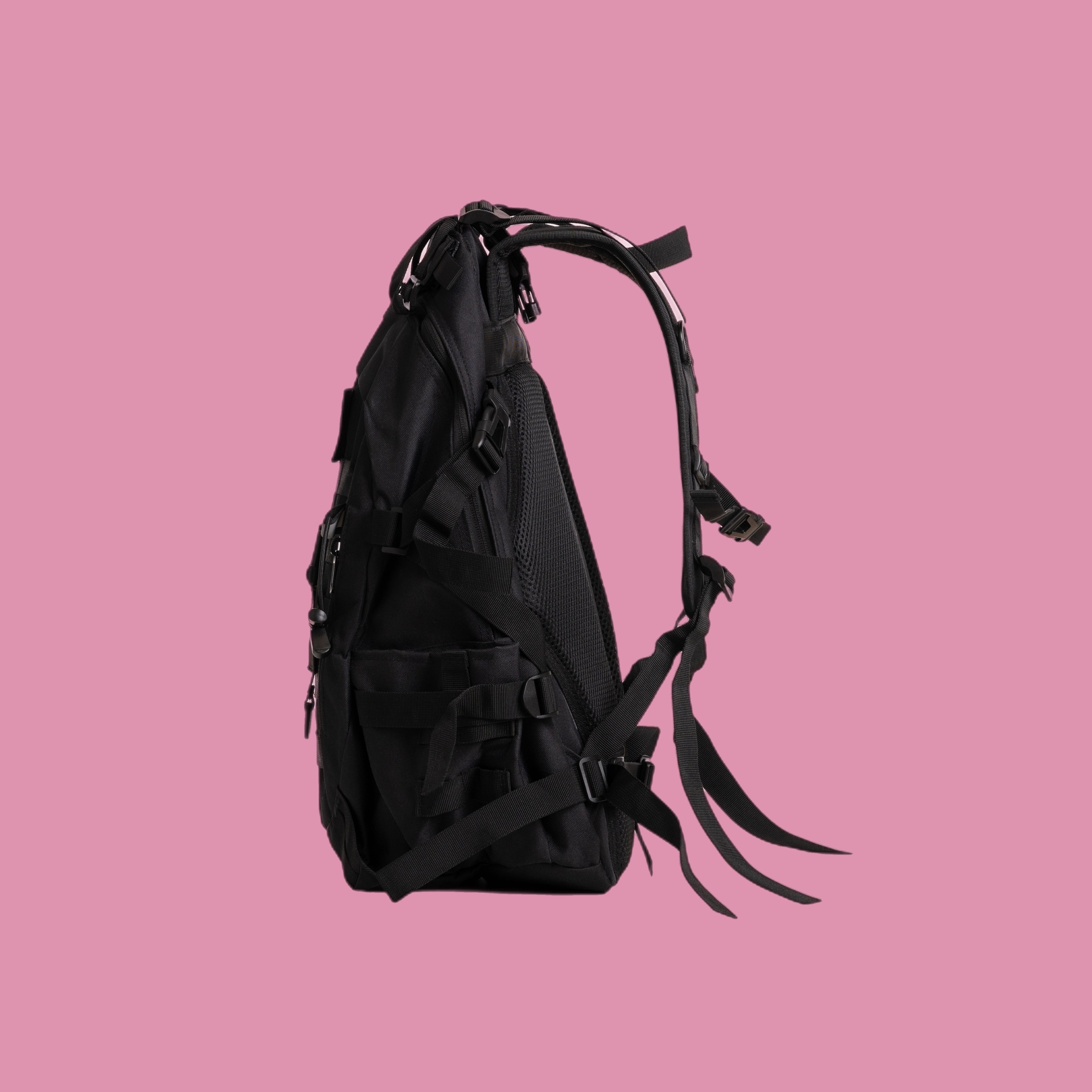 Everyday Onyx Black Backpack 25L with Crimson Bear image 3